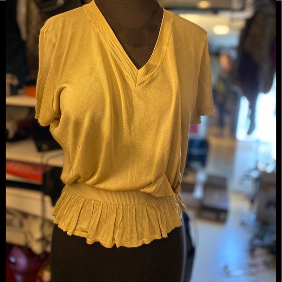 Chanel top - Picture 2 of 16